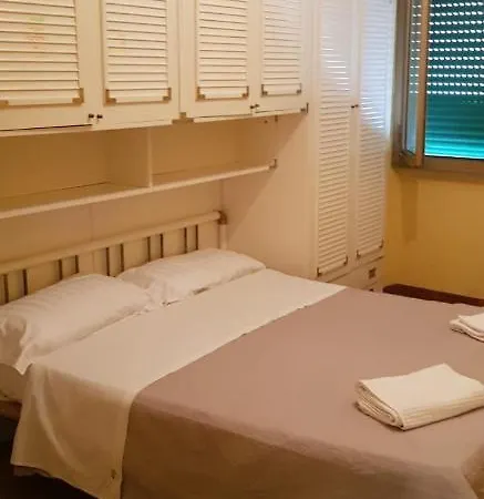 洛伦佐马格尼科公寓 *