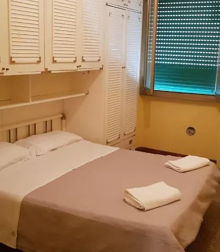 洛伦佐马格尼科公寓 *